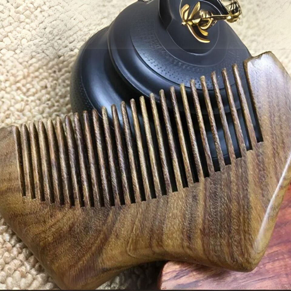 Ahşap Sandal Ağacı Gugu Masaj Yüz Masaj Gua Sha Saç Tarağı Model 8